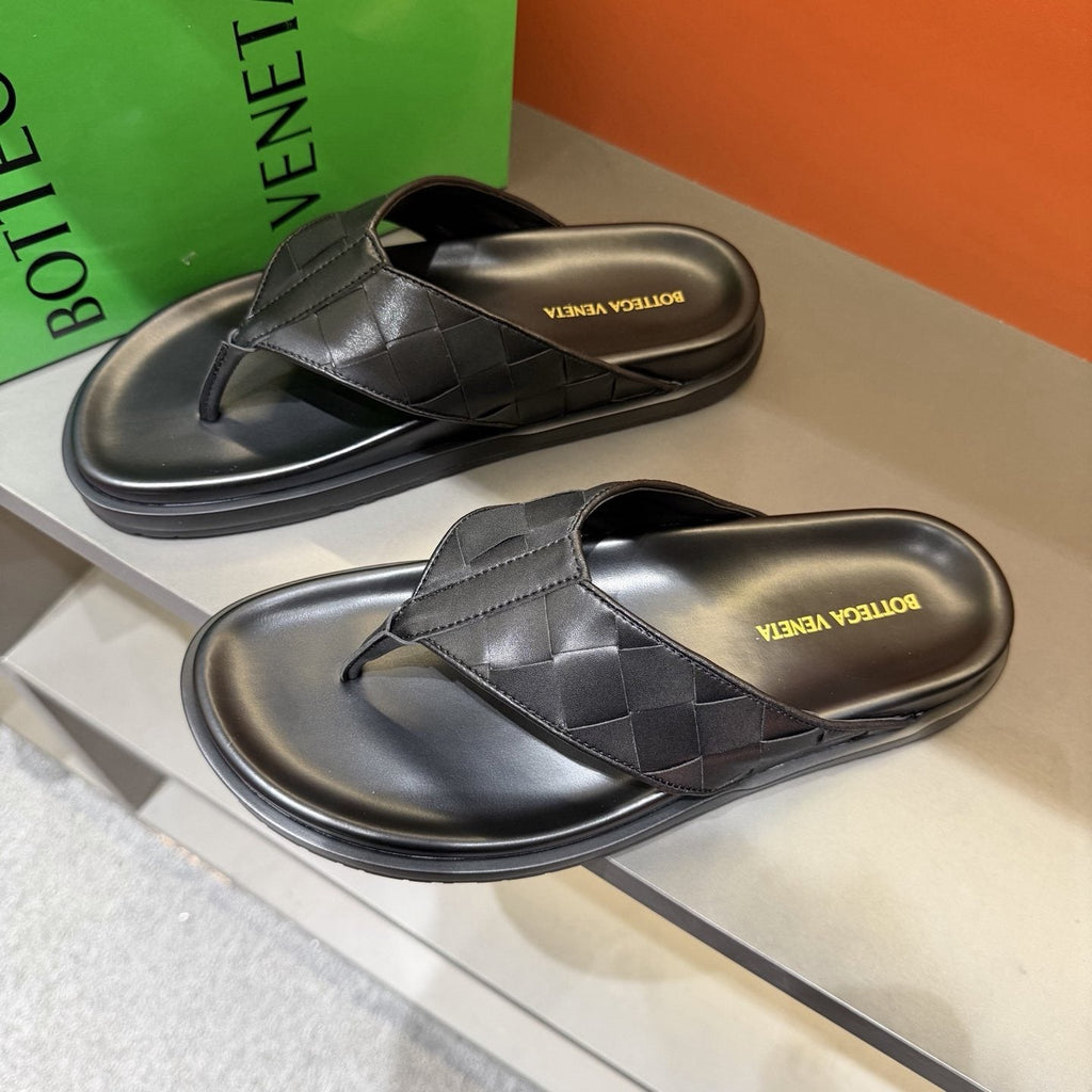 Bottega Veneta Men's Black Woven Thong Sandals