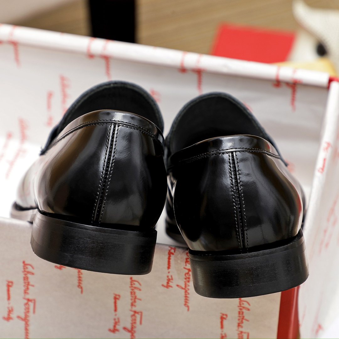 Ferragamo Black Bit Loafers - Gold-Tone Hardware