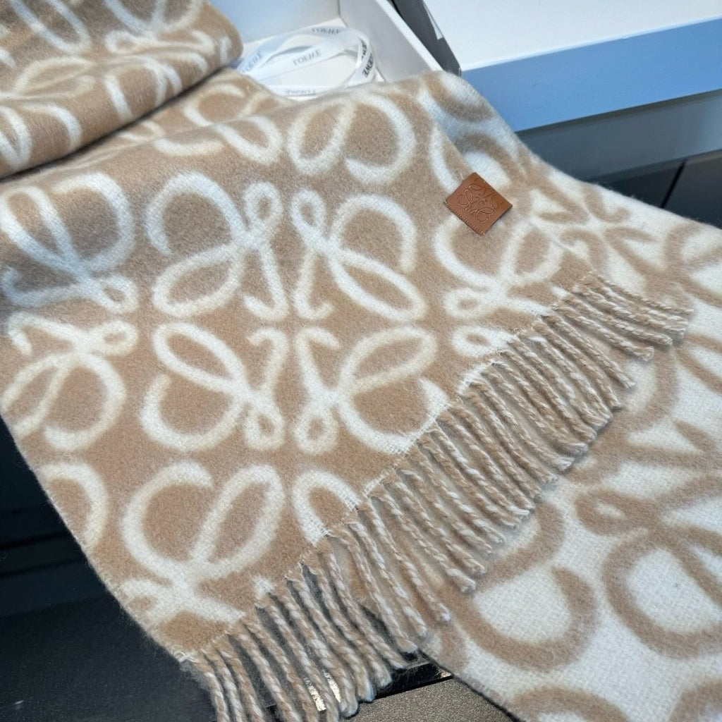 Loewe Loop Motif Fringed Scarf
